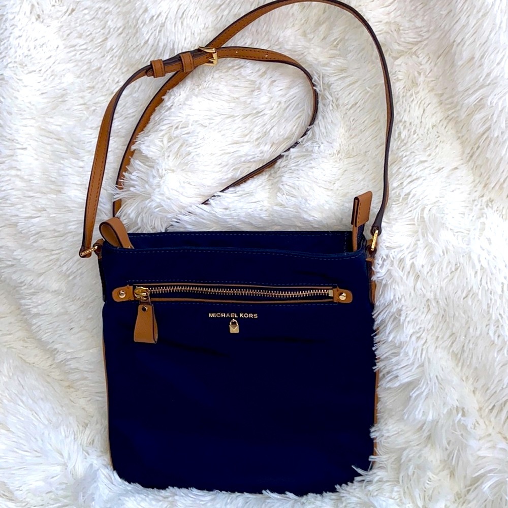 Michael Kors Kelsey nylon Crossbody Blue w/ leather trim and strap(adjustable).